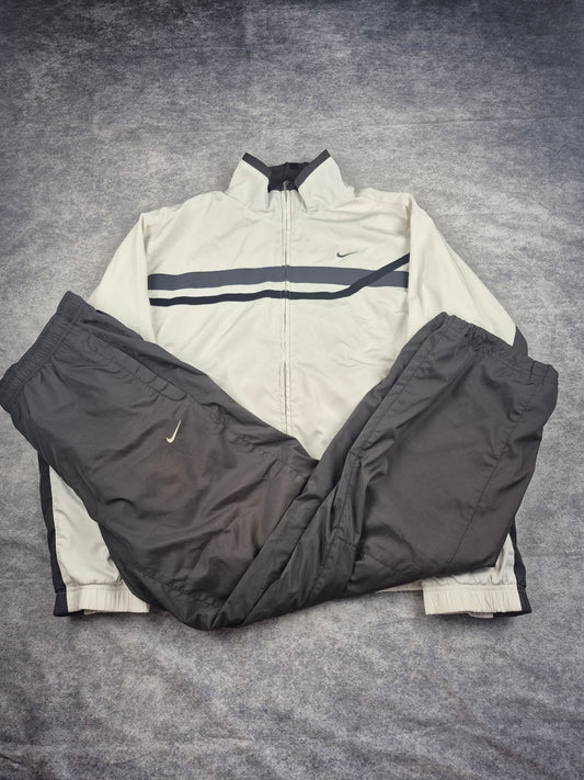 Nike Tracksuit (M)